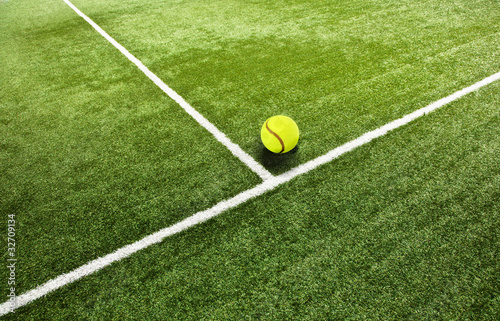 Illustration: Campo da Tennis con Palla Campo da Tennis con Palla