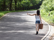 Foto: Trampen an der Strasse Trampen an der Strasse
