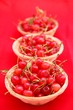 Trois corbeilles de cerises