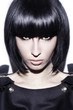 Foto: black hair young sexy woman portrait, studio shot black hair young sexy woman portrait, studio shot