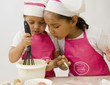 Photo: Cuisine - enfants préparant un gâteau Cuisine - enfants préparant un gâteau