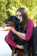 Foto: jeune fille et son chien jeune fille et son chien