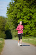 Junge Frau beim Joggen