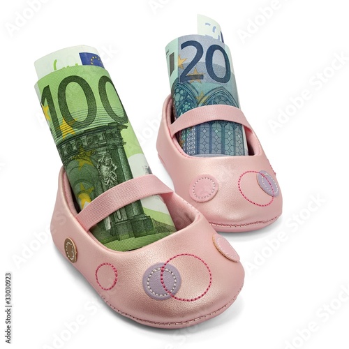 Foto: Kinderschuh mit Euroscheinen Kinderschuh mit Euroscheinen