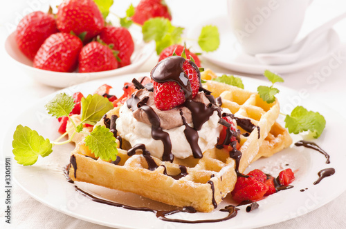 Foto: Waffeln mit Erdbeeren Waffeln mit Erdbeeren