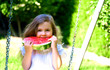 Foto: Wassermelone essen Wassermelone essen