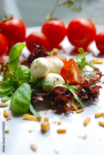 Photo: salat - tomaten - mozzarella salat - tomaten - mozzarella