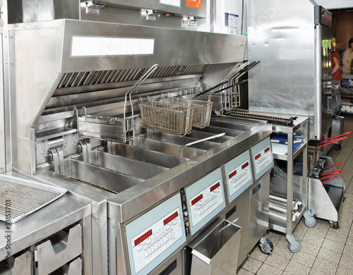 Restaurant Kitchen on Deep Fryer On Restaurant Kitchen