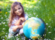 Kind mit dem Globus Kind mit dem Globus