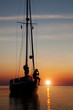 Photo: Segelboot vor Anker beim Sonnenuntergang Segelboot vor Anker beim Sonnenuntergang