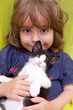 gros câlin petit chaton