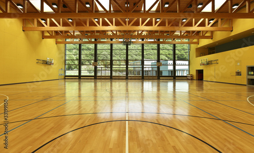 Foto: public school, interior wide gym public school, interior wide gym