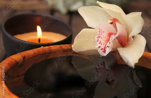 Photo: La flamme et l orchidée La flamme et l orchidée