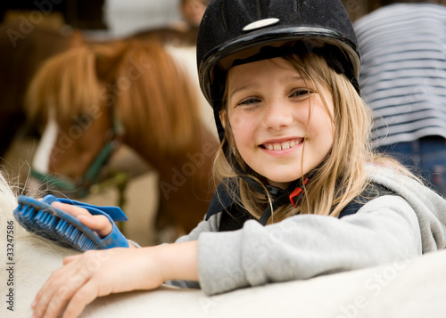 Foto: Mädchen mit Pferd Mädchen mit Pferd
