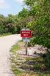 Foto: wrong way sign wrong way sign