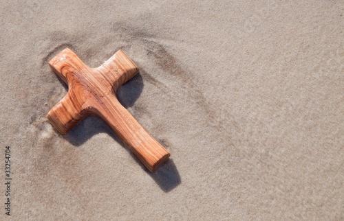 Photo: Holzkreuz am Strand Holzkreuz am Strand