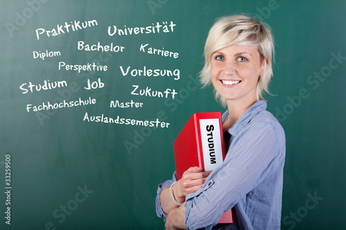 Foto: studentin plant ihre zukunft studentin plant ihre zukunft