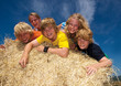 Photo: 5 glückliche Teenager 5 glückliche Teenager