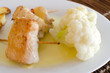 Hähnchenroulade mit Blumenkohl an Sauce Hollondaise