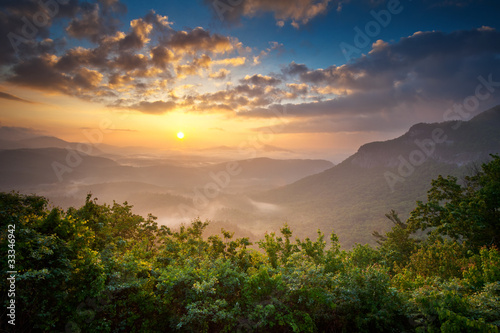 Foto: Sunrise Blue Ridge Mountains Scenic Nantahala NC Appalachians Sunrise Blue Ridge Mountains Scenic Nantahala NC Appalachians