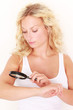 Foto: Melanom suche mit der Lupe Melanom suche mit der Lupe