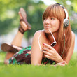 junge Frau im Park