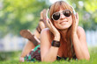 junge Frau im Park