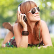 junge Frau im Park