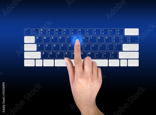 Foto: Main sur Clavier Main sur Clavier