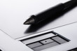 Grip pen on graphic tablet