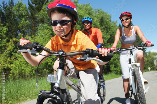 Foto: Young bicyclist Young bicyclist