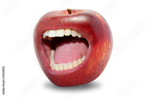Foto: Aggressive apple! Aggressive apple!