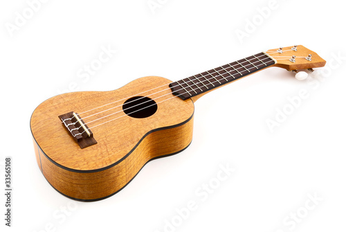 Photo: Ukulele auf weißem Hintergrund Ukulele auf weißem Hintergrund