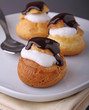 profiterole à la crème et au chocolat profiterole à la crème et au chocolat