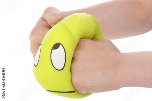 Photo: enfant écrasant boule anti stress enfant écrasant boule anti stress