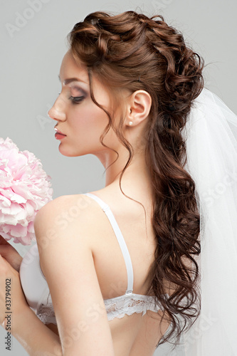 Foto: Portrait of a sensual bride Portrait of a sensual bride