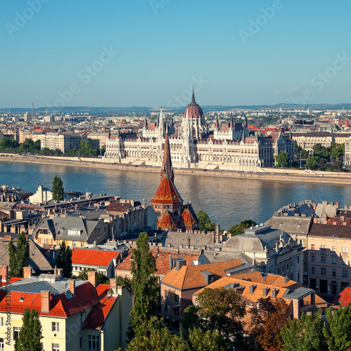 Foto: Hungarian Parliament view from Buda Castle. Hungarian Parliament view from Buda Castle.