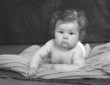 Foto: baby in black and white baby in black and white
