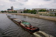 Schubeinheit auf der Elbe in Magdeburg