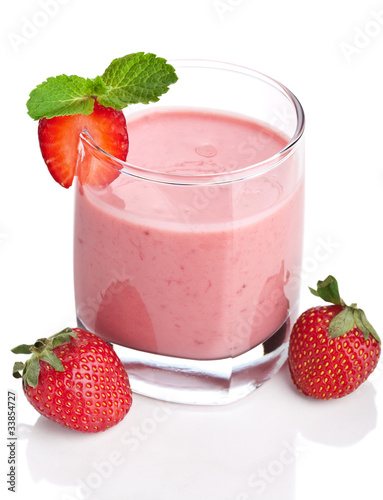 Foto: strawberry smoothie isolated strawberry smoothie isolated