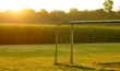 Fußballplatz bei Sonnenaufgang