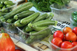 Au marché : Barquettes de courgettes et de tomates