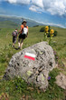 Couple de randonneurs en Auvergne