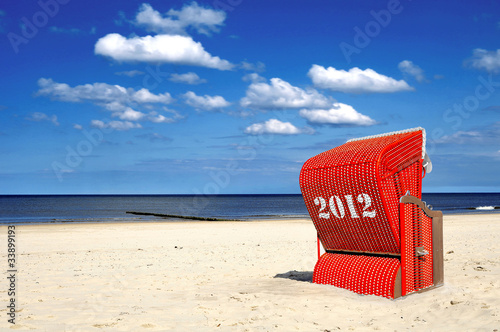 Foto: Roter Strandkorb am Meer 2012 Roter Strandkorb am Meer 2012
