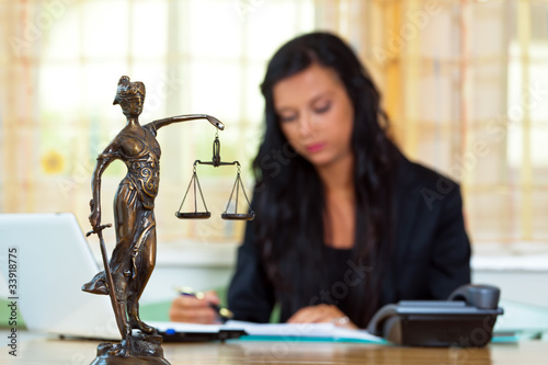 Photo: Rechtsanwalt und Justitia Rechtsanwalt und Justitia