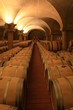 Weinkeller Barrique Rotwein Holzfässer Piemont, Italien