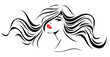 Modell mit gewelltem Haar Modell mit gewelltem Haar