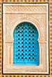 Foto: Decorated arabic style house window, Tunisia, Africa Decorated arabic style house window, Tunisia, Africa