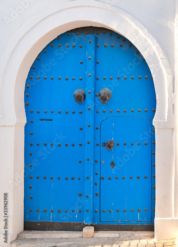 Foto: Traditional, old Tunisian front door Traditional, old Tunisian front door