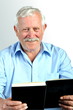 Mann mit Buch